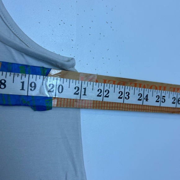 Eileen Fisher Top Blouse Light Gray Stretch Sleeveless Minimalist Size M comfy - Picture 8 of 11